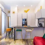 Golden Shell At Historical Center By Napoliapartments