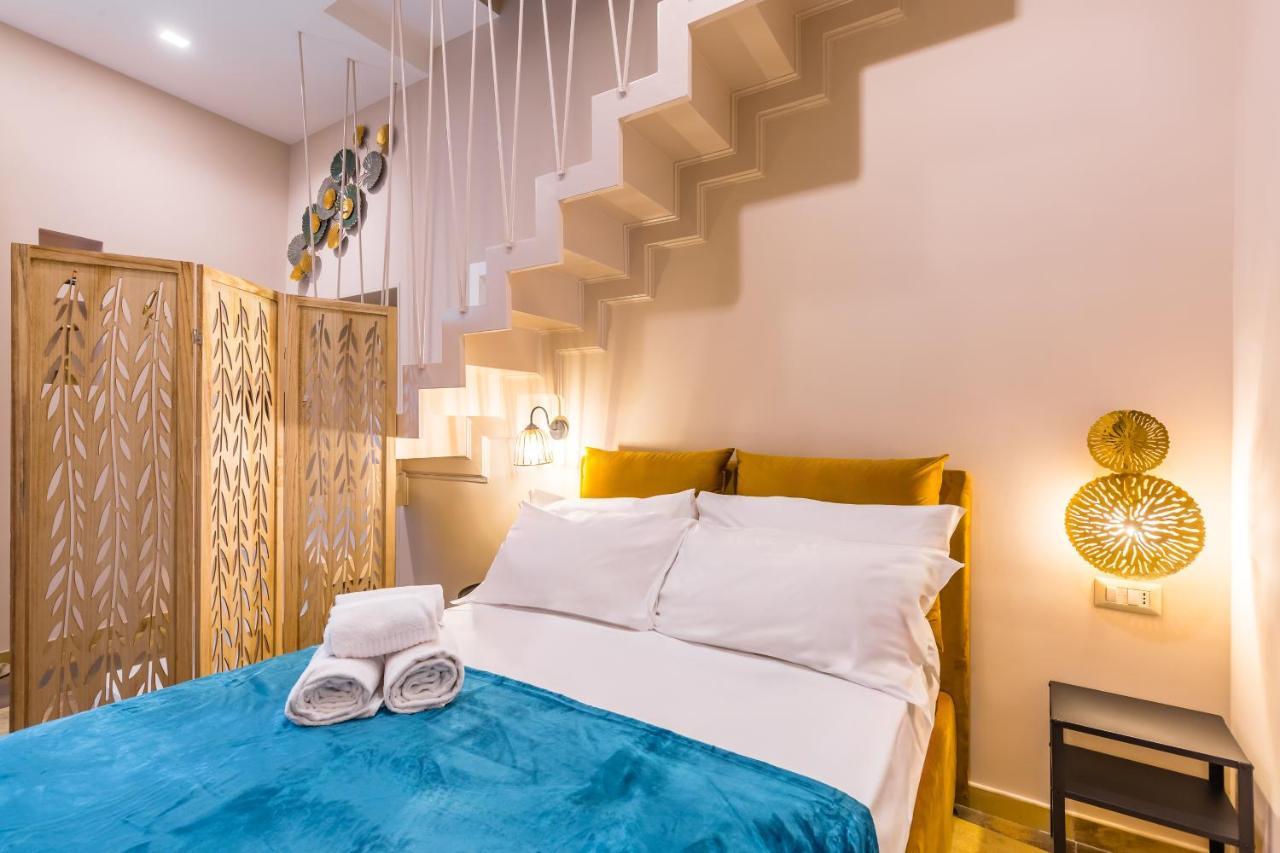 Apartment Golden Shell At Historical Center By Napoliapartments