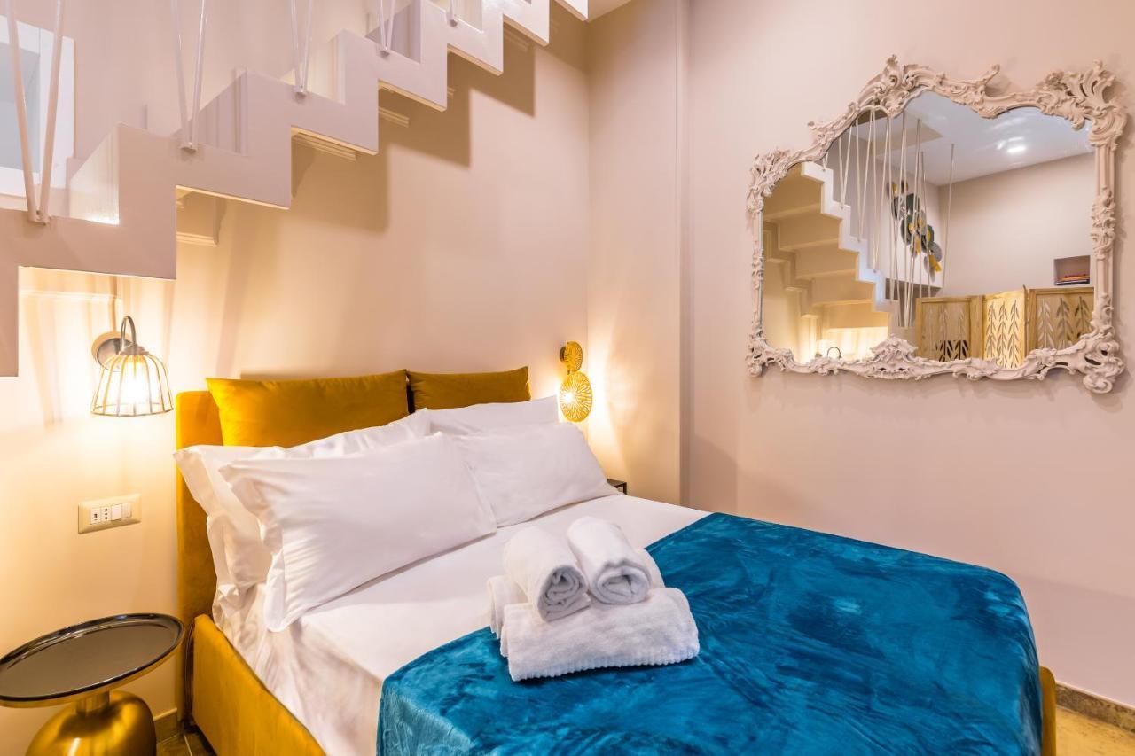 Golden Shell At Historical Center By Napoliapartments Apartment Naples