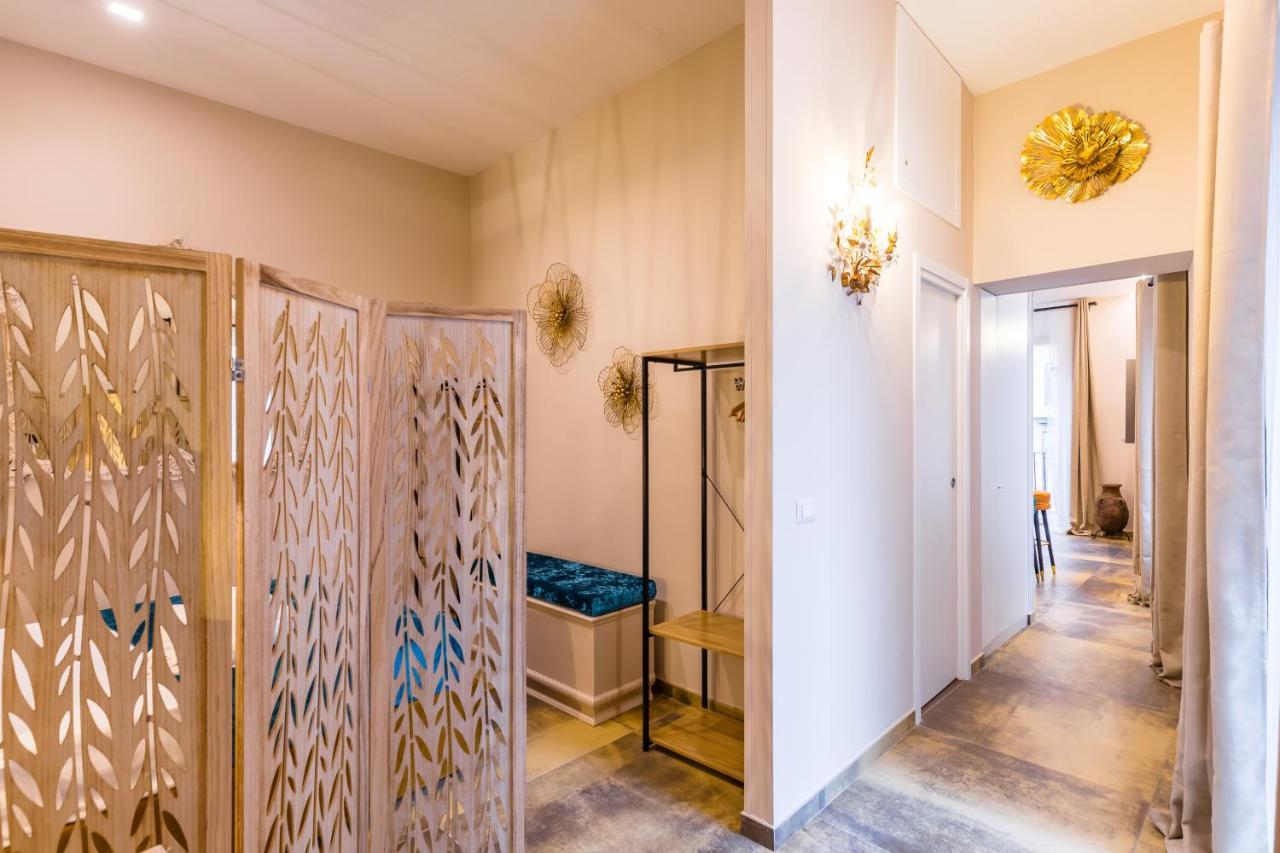 Apartment Golden Shell At Historical Center By Napoliapartments Naples
