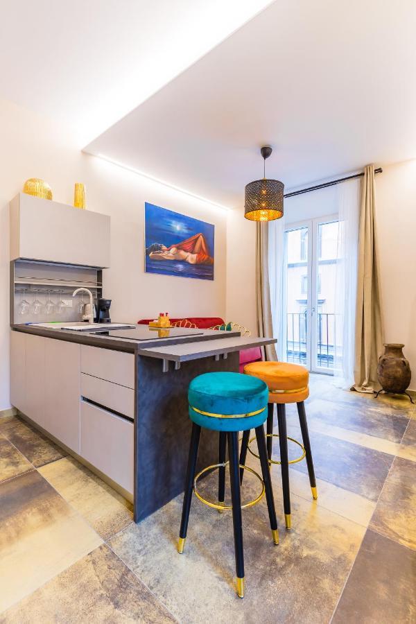 Golden Shell At Historical Center By Napoliapartments * Naples