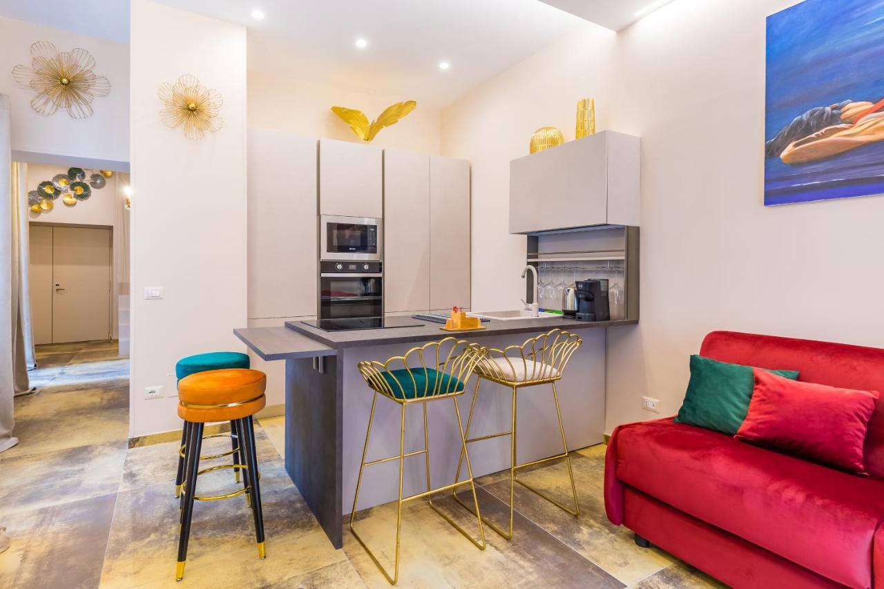 Apartment Golden Shell At Historical Center By Napoliapartments