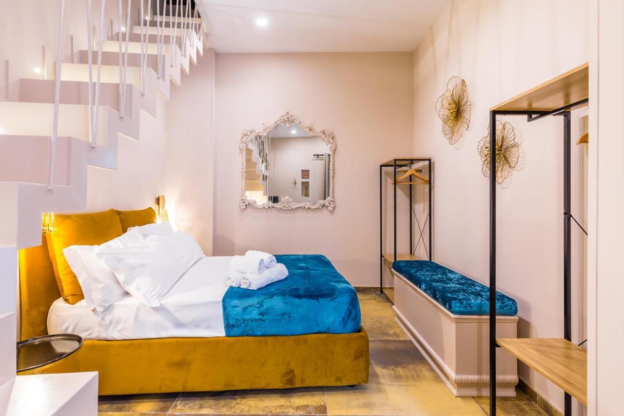 Golden Shell At Historical Center By Napoliapartments Apartment Naples