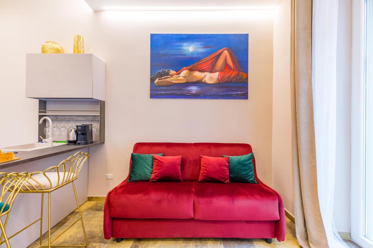 Apartment Golden Shell At Historical Center By Napoliapartments Naples