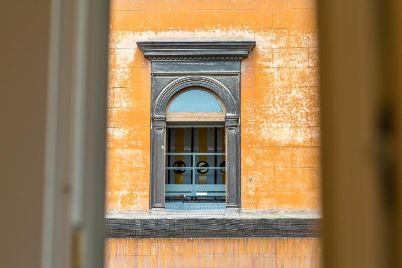 Apartment Golden Shell At Historical Center By Napoliapartments *