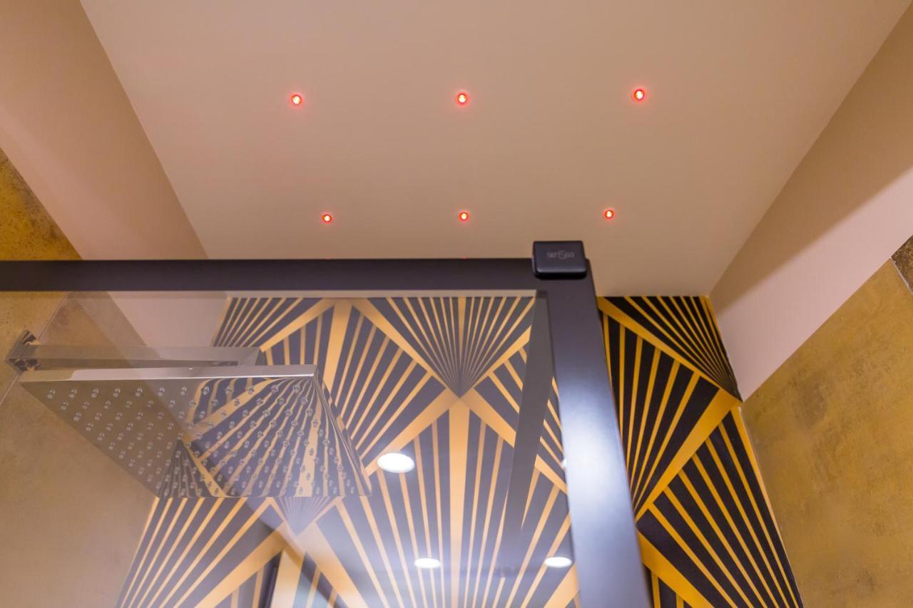 Golden Shell At Historical Center By Napoliapartments Apartment Naples